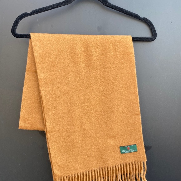 Beautiful cashmere tan colour scarf - Picture 3 of 3